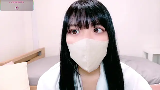 natsuka-chan online show from April 5, 2026, 5:48 am