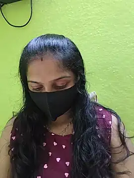 Shaliniqueen online show from June 18, 2026, 7:52 am