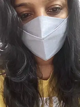 Shaliniqueen online show from July 8, 2026, 3:11 am