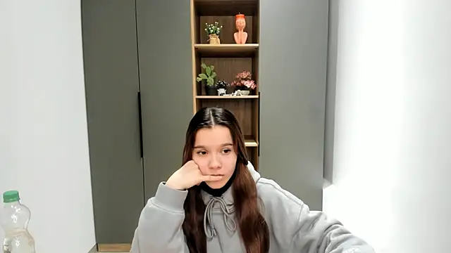 LouanneBrant online show from February 21, 2026, 12:17 pm