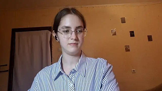 Katelemon online show from June 16, 2026, 2:09 pm