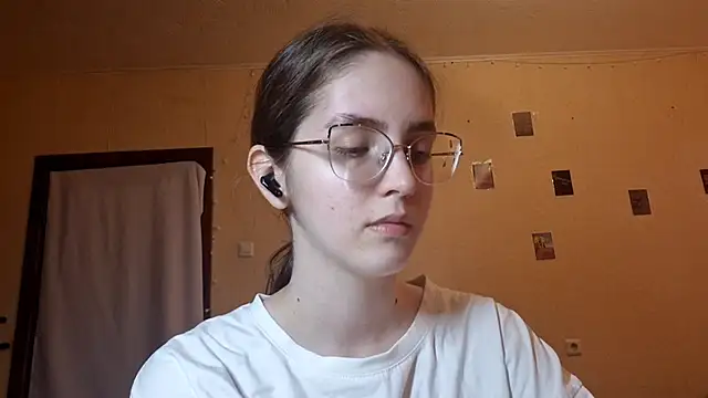 Katelemon online show from June 18, 2026, 12:20 pm