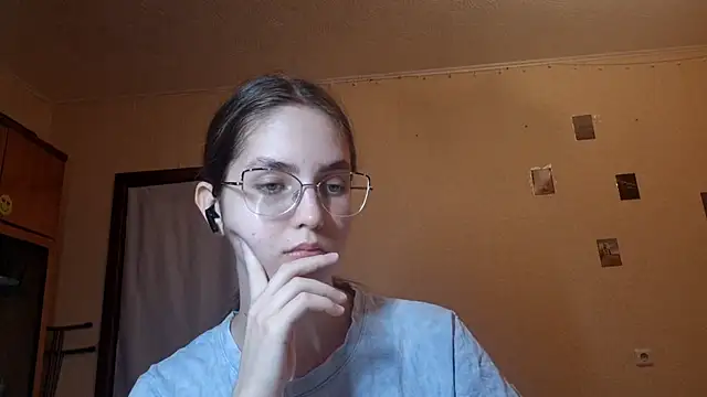 Katelemon online show from June 19, 2026, 11:14 am