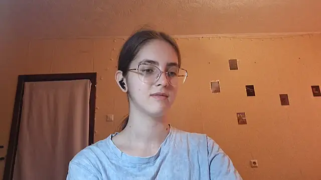 Katelemon online show from June 23, 2026, 9:29 am