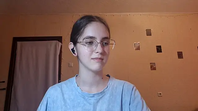 Katelemon online show from July 5, 2026, 2:24 pm