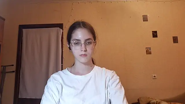 Katelemon online show from July 15, 2026, 3:06 pm