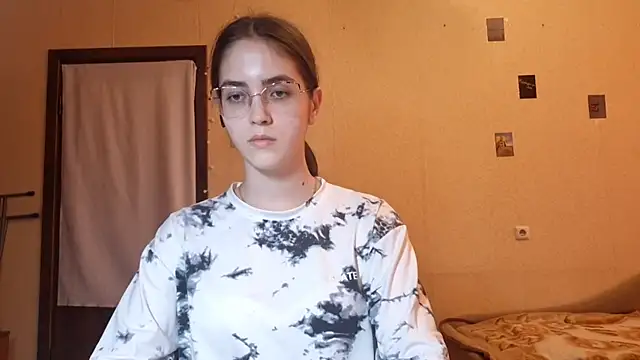Katelemon online show from July 16, 2026, 10:43 am