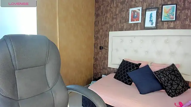 sasha  blaze01 online show from February 26, 2026, 1:32 pm