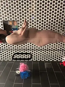 vampboytoy online show from April 15, 2026, 12:56 pm