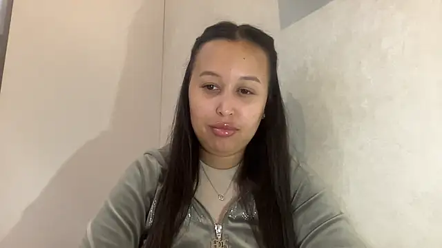 Snapshot of Dana_005 chatting on May 5, 2026, 9:01 pm Dana 005 online show from May 5, 2026, 9:01 pm