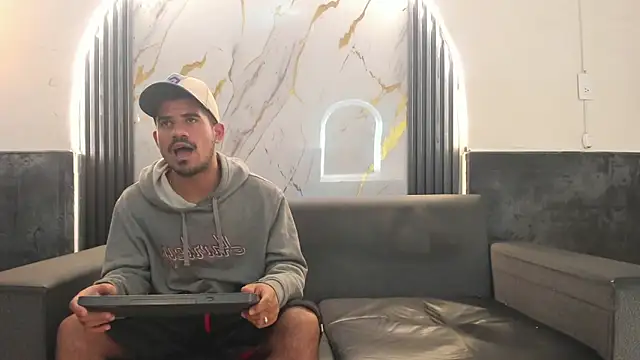 Latins on fire online show from April 15, 2026, 12:12 pm