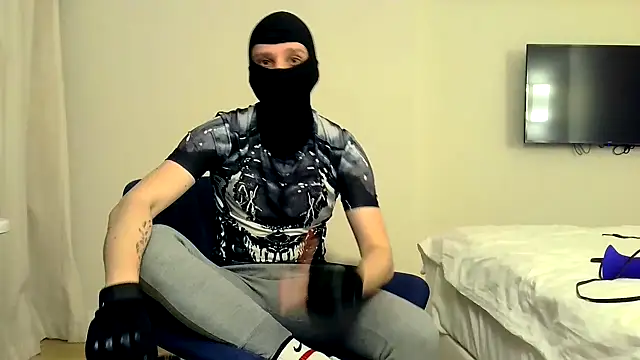 Snapshot of RyanRubber chatting on March 28, 2026, 7:24 pm RyanRubber online show from March 28, 2026, 7:24 pm