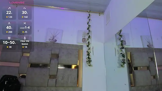 Iris Black online show from April 18, 2026, 1:37 pm