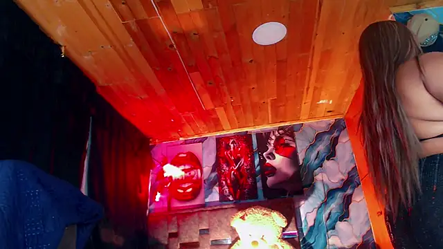 NikollThoms online show from April 17, 2026, 11:46 am