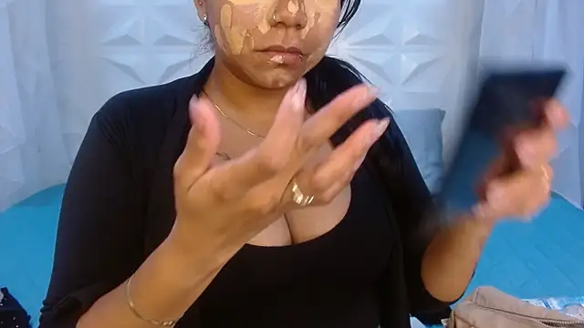 Snapshot of Elizabeth_Suan_ chatting on March 27, 2026, 11:32 am Elizabeth Suan online show from March 27, 2026, 11:32 am