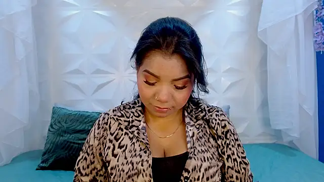 Snapshot of Elizabeth_Suan_ chatting on April 6, 2026, 12:06 pm Elizabeth Suan online show from April 6, 2026, 12:06 pm