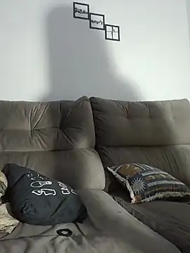 anajulia10 online show from April 16, 2026, 4:24 am