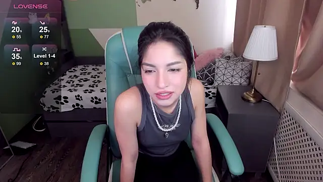 Snapshot of GabiSilk chatting on March 3, 2026, 10:21 am GabiSilk online show from March 3, 2026, 10:21 am