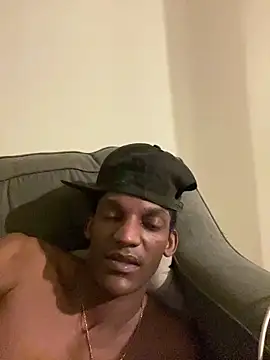 Snapshot of Micke24 chatting on February 21, 2026, 4:35 am Micke24 online show from February 21, 2026, 4:35 am