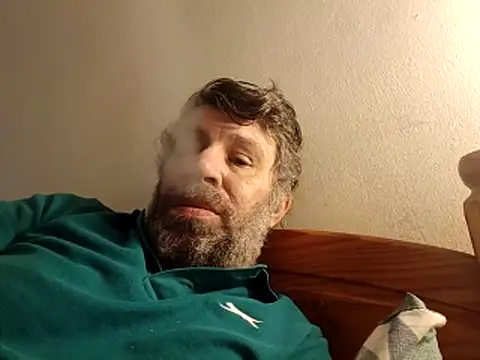 Snapshot of stud2512 chatting on February 27, 2026, 1:00 pm stud2512 online show from February 27, 2026, 1:00 pm