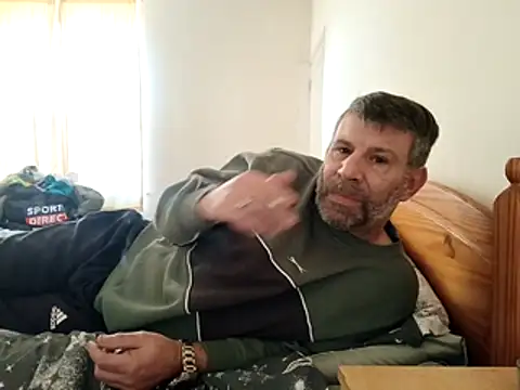 stud2512 online show from April 5, 2026, 7:49 am