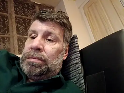 stud2512 online show from April 12, 2026, 9:20 pm