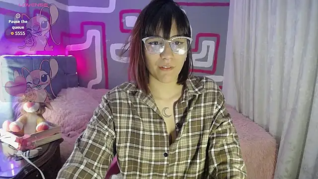 Snapshot of ElowenVirelle chatting on March 14, 2026, 2:50 am ElowenVirelle online show from March 14, 2026, 2:50 am