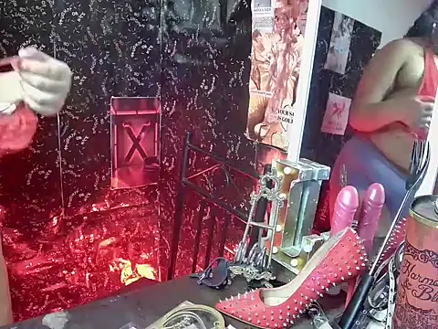 Snapshot of MistressMileenaMiami chatting on May 13, 2026, 10:49 pm MistressMileenaMiami online show from May 13, 2026, 10:49 pm