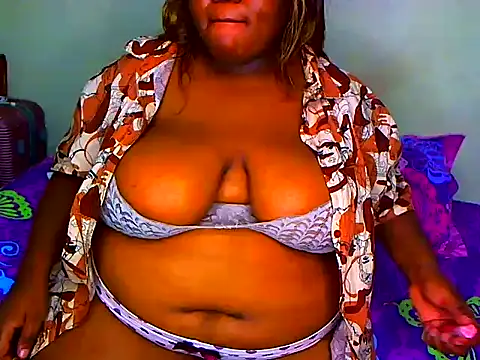 SweetChubbyQueen online show from March 1, 2026, 10:56 pm