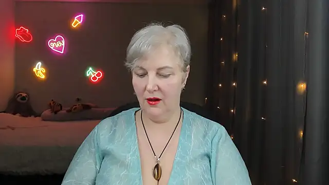 Mary-Leee online show from April 1, 2026, 5:54 pm