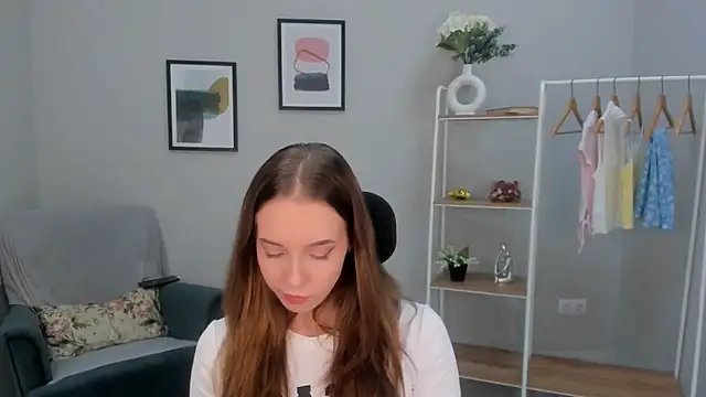 Snapshot of Nina_Crown chatting on March 23, 2026, 1:26 pm Nina Crown online show from March 23, 2026, 1:26 pm