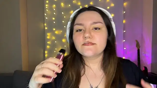 Snapshot of RiotKitten1 chatting on February 28, 2026, 2:34 am RiotKitten1 online show from February 28, 2026, 2:34 am