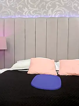 Melie me online show from April 8, 2026, 11:21 am