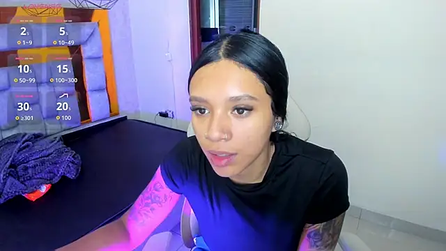 miiaboss  online show from April 15, 2026, 10:55 am