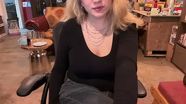 chatonxxx online show from March 3, 2026, 7:20 pm