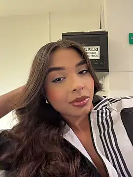 AnnyVega   online show from July 7, 2026, 9:41 pm
