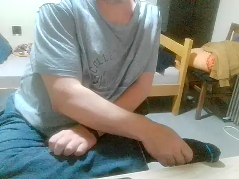 Snapshot of pozitiva000 chatting on April 3, 2026, 5:55 pm pozitiva000 online show from April 3, 2026, 5:55 pm