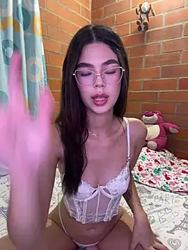 Snapshot of Nixieblaze chatting on May 2, 2026, 12:04 am Nixieblaze online show from May 2, 2026, 12:04 am