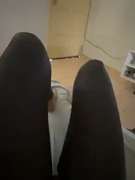 Cristal2342 online show from February 26, 2026, 1:32 pm