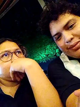 DUOAMOR online show from April 18, 2026, 4:05 am