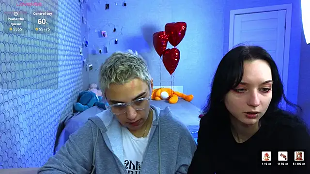 Snapshot of LuxuryLoverss chatting on March 3, 2026, 11:05 am LuxuryLoverss online show from March 3, 2026, 11:05 am