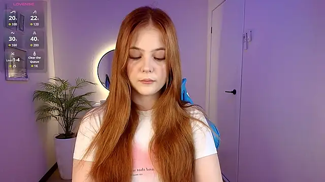 Elle Funning online show from March 26, 2026, 2:17 am