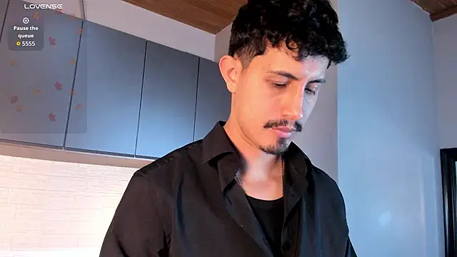 Snapshot of kamal_wolff chatting on February 24, 2026, 12:03 pm kamal wolff online show from February 24, 2026, 12:03 pm