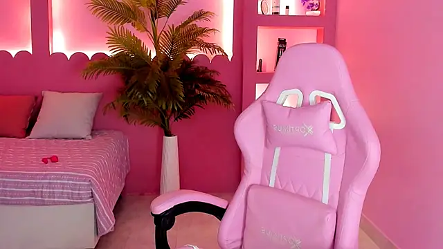 Holy Lux online show from March 28, 2026, 4:56 am