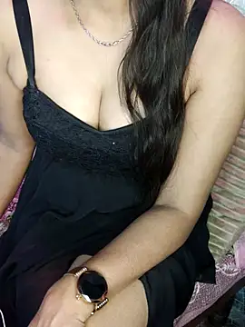 Gurleen kaur69 online show from April 13, 2026, 3:34 am