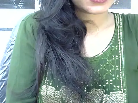 Neha Sharma2 online show from May 19, 2026, 1:50 pm