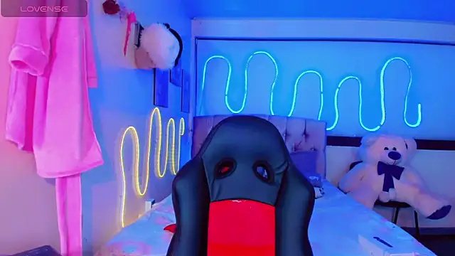 Alisson Taylor 1 online show from February 25, 2026, 10:25 am