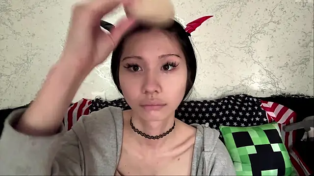 Snapshot of kishagrayone chatting on May 22, 2026, 12:44 pm kishagrayone online show from May 22, 2026, 12:44 pm