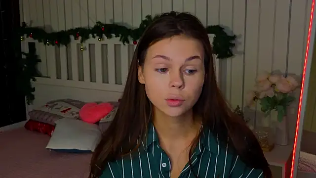 EarthaLevra online show from March 8, 2026, 9:07 pm