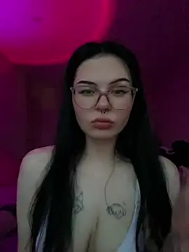 Snapshot of CindyMil chatting on June 12, 2026, 6:18 pm CindyMil online show from June 12, 2026, 6:18 pm